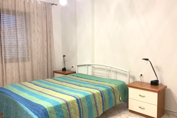 Shtepi me qera Apartament ne Tirane, 1+1, Mobilimi E mobiluar, Pagesa 75,000  Leke.