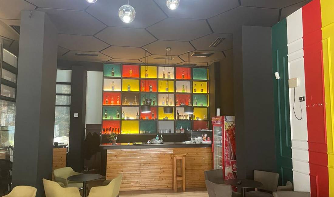 Jepet me qera Lokal 600 euro , Yzberisht (Bulevardi i Ri).