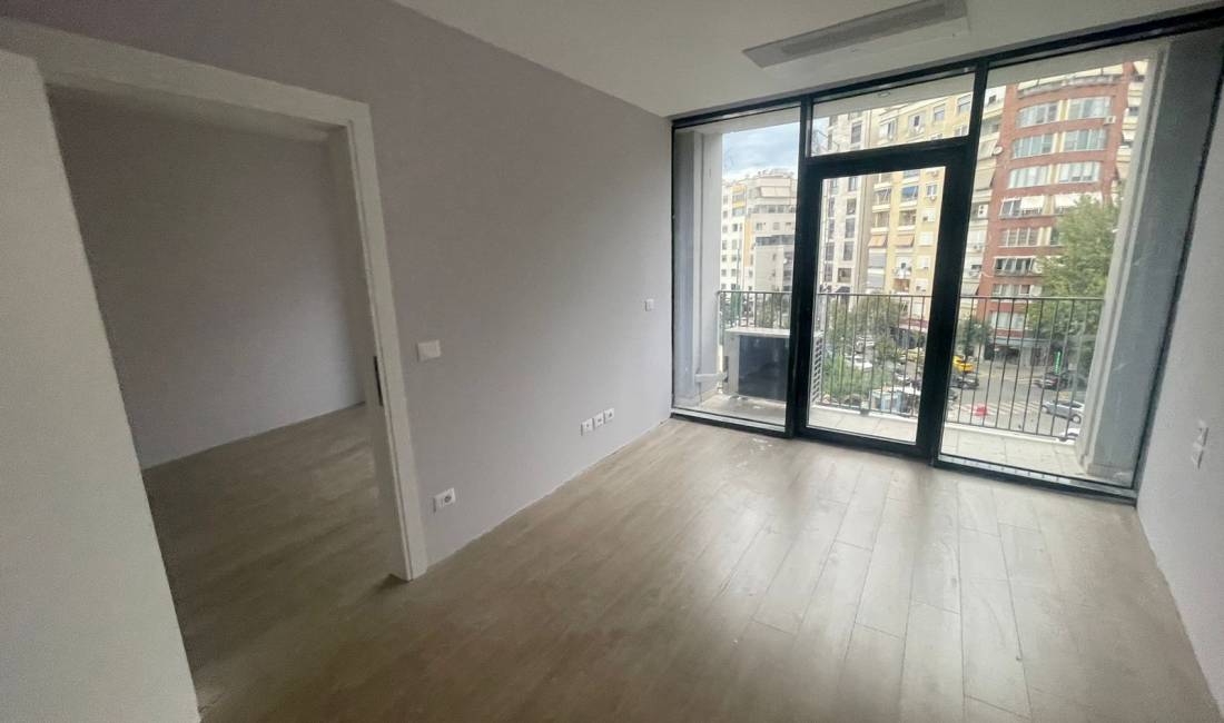 Jepet me Qera Ambjent Biznesi 1+1 800 mije leke , Like View rruga e Kosovareve.