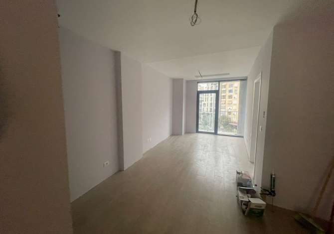 Business Property for Rent 3+1 in Tirana - 80,000 Leke