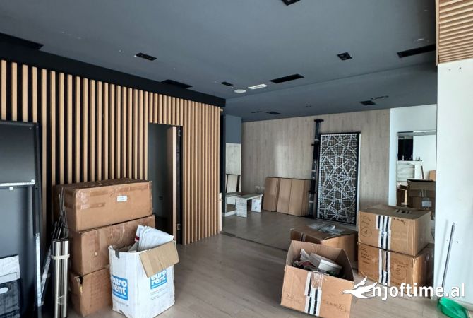 Jepet me qera Ambjent Biznesi 140m2, 21 Dhjetori prane Inxhinierise (rr.Muhamed Gjollesha) 1200 euro