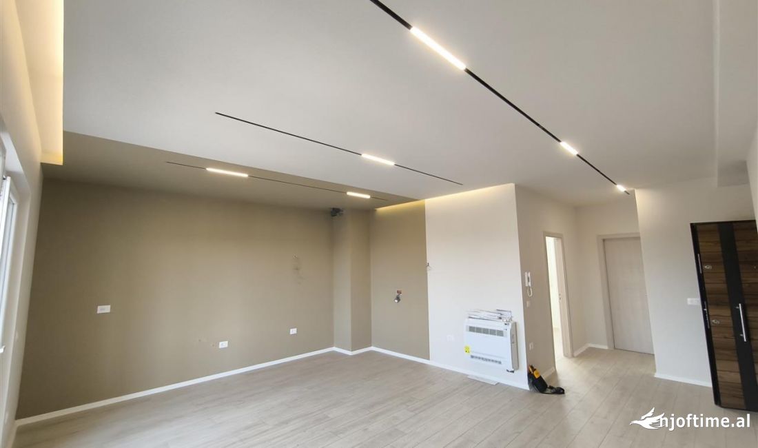 Jepet me qera Ambjent Biznesi 2+1 , Astir pallati River Residence prane Green City 550 mije leke 