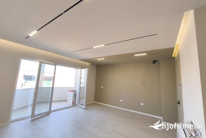 Jepet me qera Ambjent Biznesi 2+1 , Astir pallati River Residence prane Green City 550 mije leke 