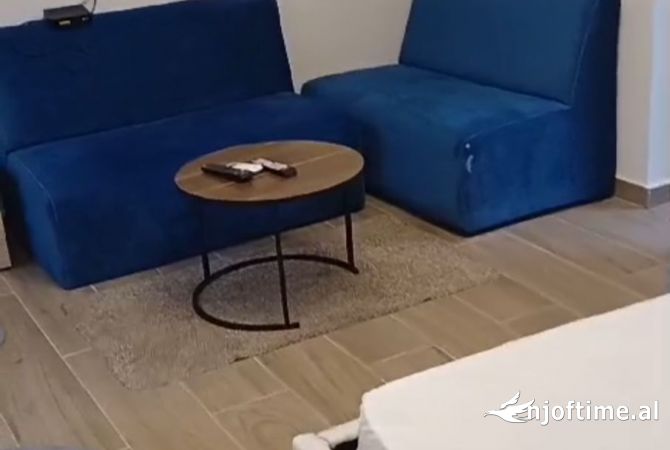 Jepet me qera Garsoniere, rruga Elbasanit mbrapa Shkolles se Baletit 450 mije leke 