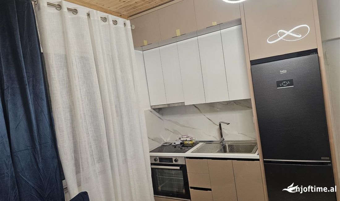 Shtepi me qera Shtepi Private ne Tirane, 1+1, Mobilimi E mobiluar, Pagesa 450  Euro.