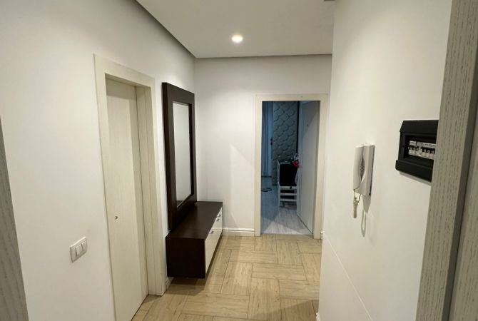 Shtepi me qera Apartament ne Tirane, 2+1, Mobilimi E mobiluar, Pagesa 550  Euro.