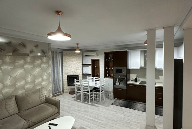 Shtepi me qera Apartament ne Tirane, 2+1, Mobilimi E mobiluar, Pagesa 550  Euro.