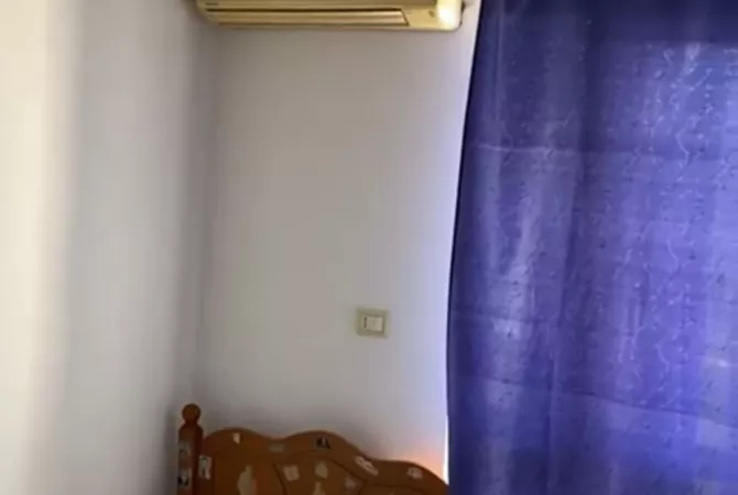 Jepet me qera apartamenti 1+1 Laprake . prane kupoles  Cmimi: 420 mije leke 