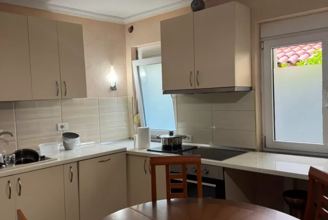 Shtepi me qera Apartament ne Tirane, 1+1, Mobilimi E mobiluar, Pagesa 55,000  Leke.