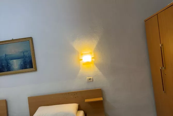 Shtepi me qera Apartament ne Tirane, 1+1, Mobilimi E mobiluar, Pagesa 55,000  Leke.