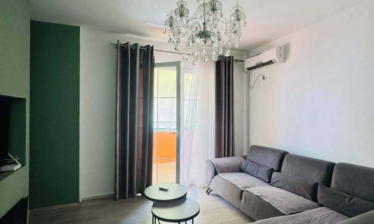 Shtepi me qera Apartament ne Tirane, 2+1, Mobilimi E mobiluar, Pagesa 55,000  Leke.