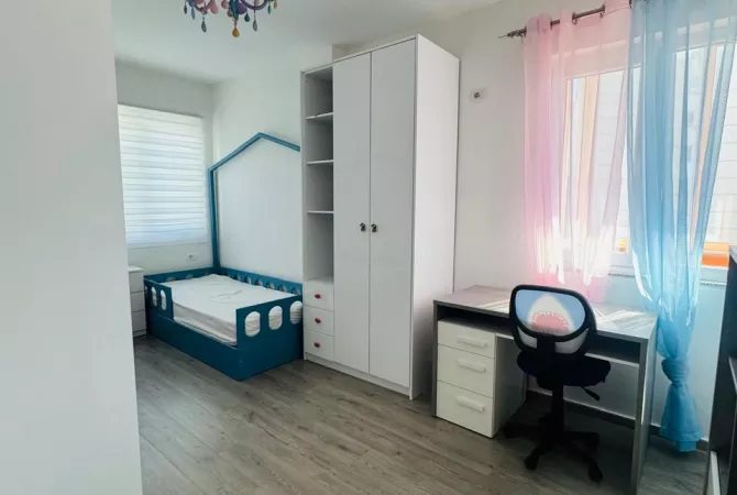 Shtepi me qera Apartament ne Tirane, 2+1, Mobilimi E mobiluar, Pagesa 55,000  Leke.