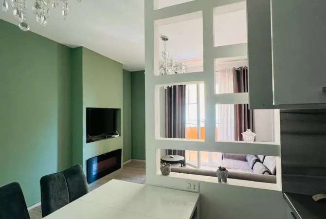 Shtepi me qera Apartament ne Tirane, 2+1, Mobilimi E mobiluar, Pagesa 55,000  Leke.