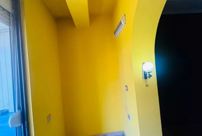 Shtepi me qera Apartament ne Tirane, 2+1, Mobilimi Bosh, pa mobiluar, Pagesa 70,000  Leke.