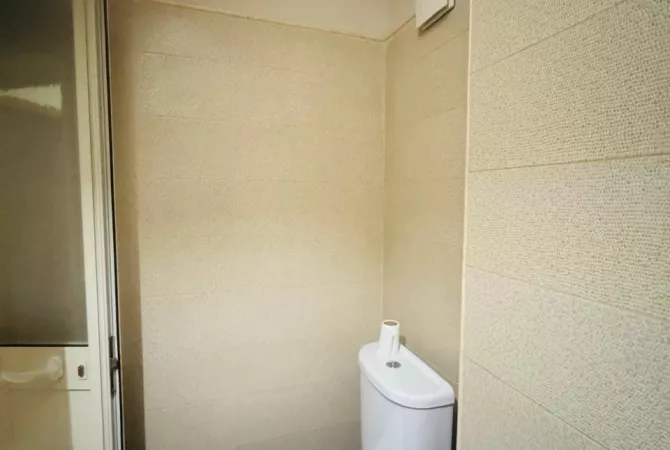 Shtepi me qera Apartament ne Tirane, 2+1, Mobilimi Bosh, pa mobiluar, Pagesa 70,000  Leke.