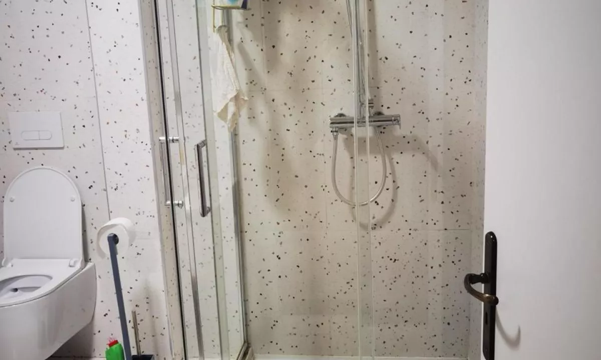 Shtepi me qera Apartament ne Tirane, 2+1, Mobilimi E mobiluar, Pagesa 60,000  Leke.