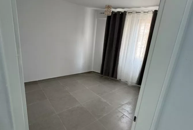Shtepi me qera Apartament ne Tirane, 1+1, Mobilimi E mobiluar, Pagesa 70,000  Leke.