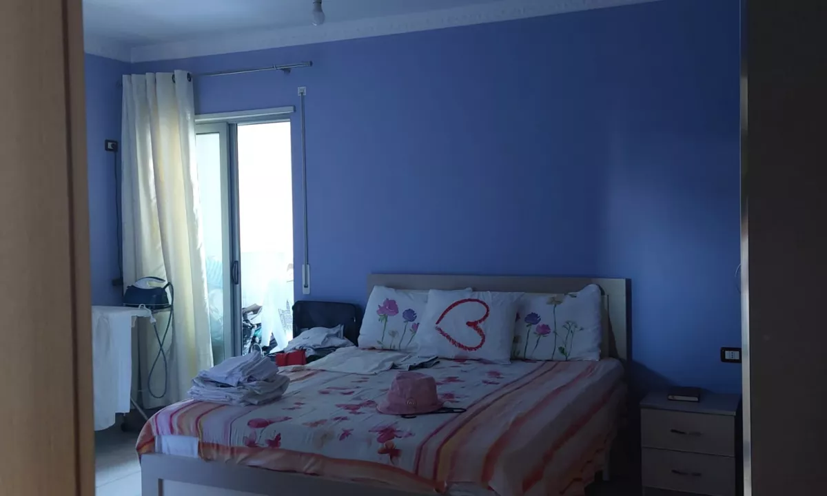 Shtepi me qera Apartament ne Tirane, 2+1, Mobilimi E mobiluar, Pagesa 550  Euro.
