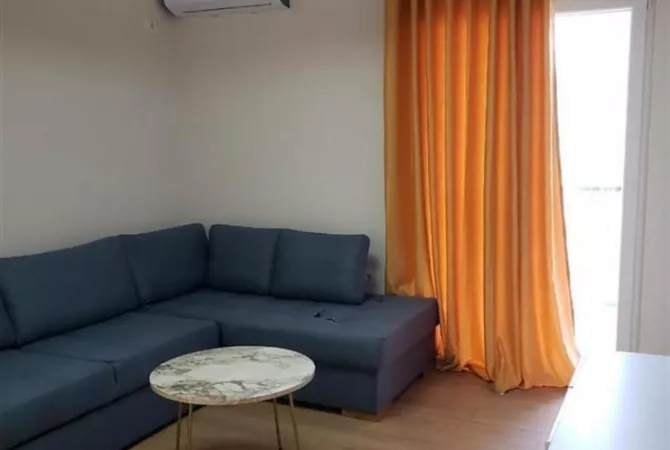Shtepi me qera Apartament ne Tirane, 1+1, Mobilimi E mobiluar, Pagesa 52,000  Leke.