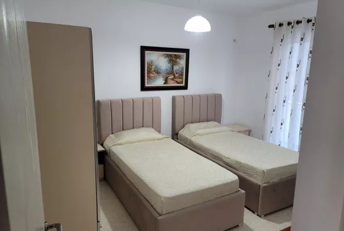 Shtepi me qera Apartament ne Tirane, 2+1, Mobilimi E mobiluar, Pagesa 65,000  Leke.
