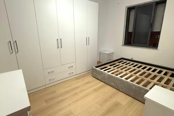 Shtepi me qera Apartament ne Tirane, 2+1, Mobilimi E mobiluar, Pagesa 600  Euro.