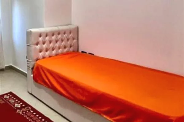 Shtepi me qera Apartament ne Tirane, 2+1, Mobilimi E mobiluar, Pagesa 50,000  Leke.