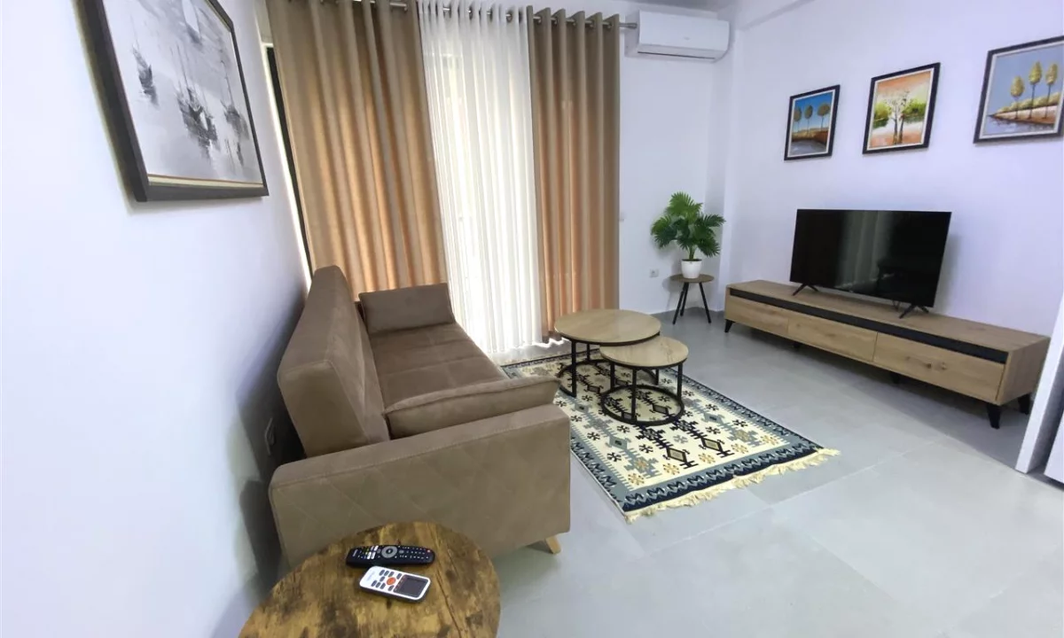 Shtepi me qera Apartament ne Tirane, 1+1, Mobilimi E mobiluar, Pagesa 700  Euro.