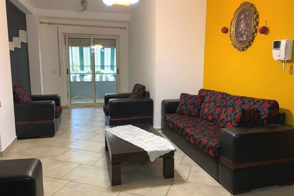 Shtepi me qera Apartament ne Tirane, 2+1, Mobilimi E mobiluar, Pagesa 60,000  Leke.