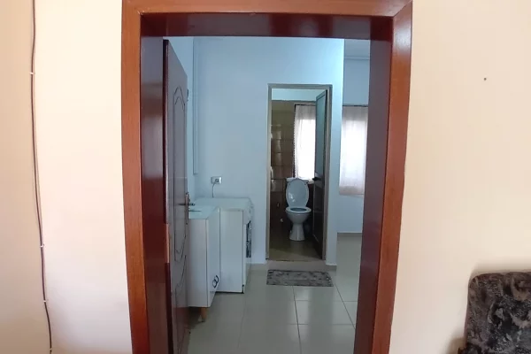 Shtepi me qera Apartament ne Tirane, 1+1, Mobilimi E mobiluar, Pagesa 35,000  Leke.