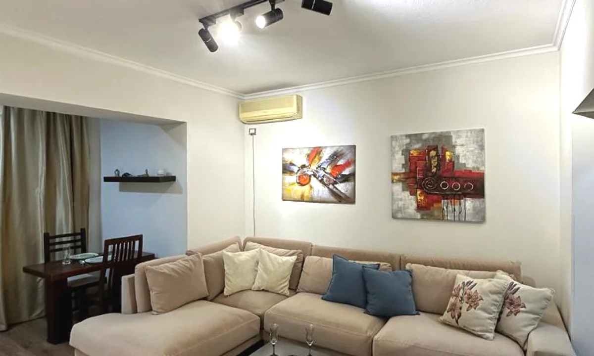 Shtepi me qera Apartament ne Tirane, 2+1, Mobilimi E mobiluar, Pagesa 550  Euro.