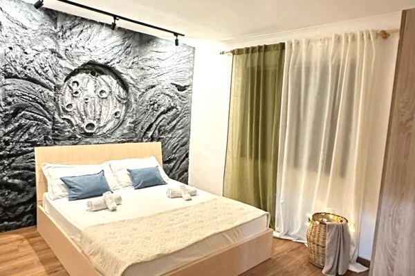 Shtepi me qera Apartament ne Tirane, 2+1, Mobilimi E mobiluar, Pagesa 550  Euro.