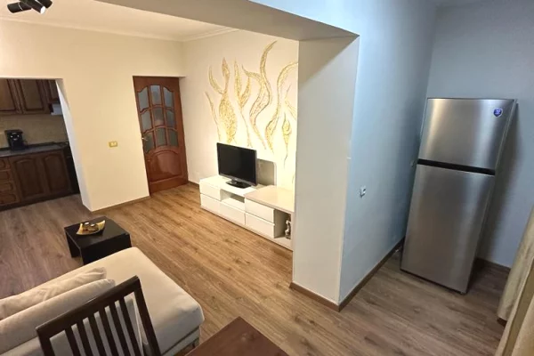 Shtepi me qera Apartament ne Tirane, 2+1, Mobilimi E mobiluar, Pagesa 550  Euro.