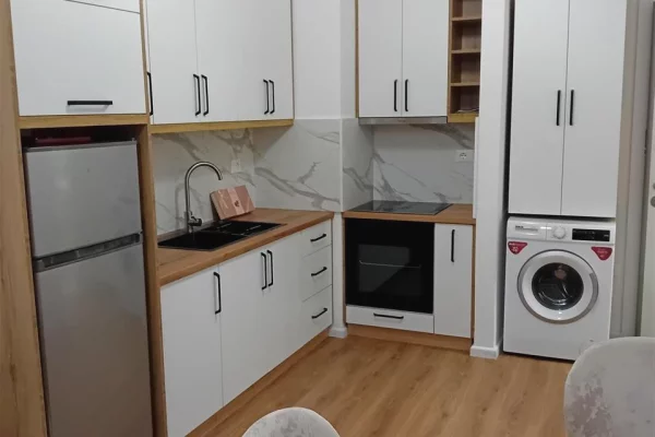 Shtepi me qera Apartament ne Tirane, 1+1, Mobilimi E mobiluar, Pagesa 45,000  Leke.