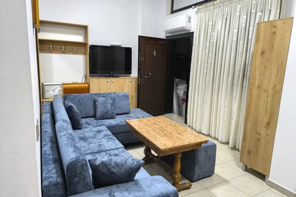 Shtepi me qera Apartament ne Tirane, 1+1, Mobilimi E mobiluar, Pagesa 40,000  Leke.