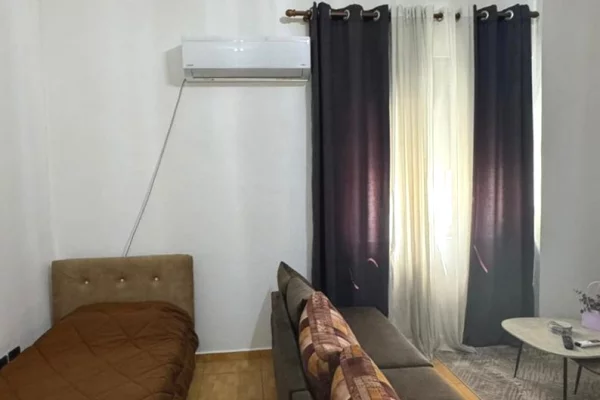 Shtepi me qera Apartament ne Tirane, 1+1, Mobilimi E mobiluar, Pagesa 50,000  Leke.