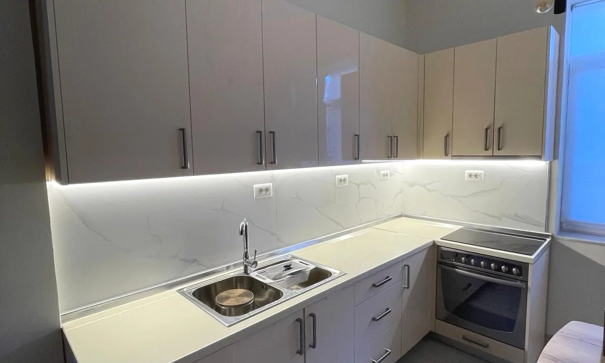 Shtepi me qera Apartament ne Tirane, 1+1, Mobilimi E mobiluar, Pagesa 50,000  Leke.