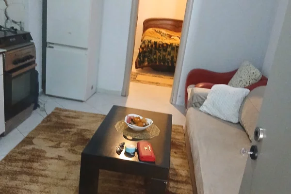 Shtepi me qera Apartament ne Tirane, 1+1, Mobilimi E mobiluar, Pagesa 42,000  Leke.