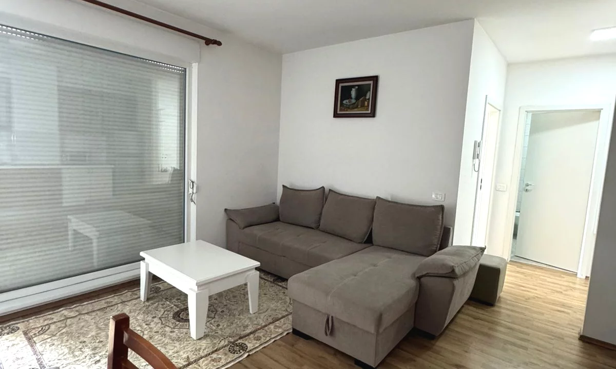 Shtepi me qera Apartament ne Tirane, 1+1, Mobilimi E mobiluar, Pagesa 50,000  Leke.