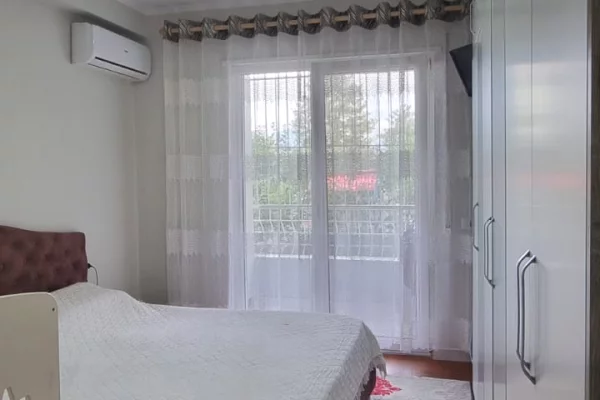 Shtepi me qera Apartament ne Tirane, 2+1, Mobilimi E mobiluar, Pagesa 600  Euro.