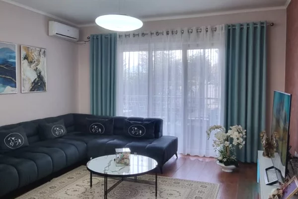 Shtepi me qera Apartament ne Tirane, 2+1, Mobilimi E mobiluar, Pagesa 600  Euro.
