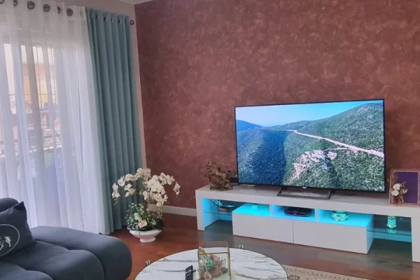 Shtepi me qera Apartament ne Tirane, 2+1, Mobilimi E mobiluar, Pagesa 600  Euro.