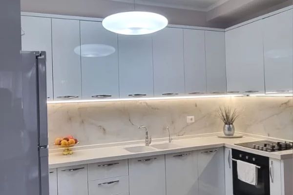 Shtepi me qera Apartament ne Tirane, 2+1, Mobilimi E mobiluar, Pagesa 600  Euro.