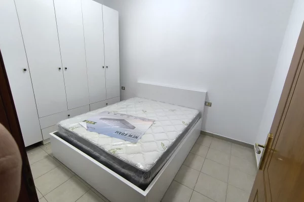 Shtepi me qera Apartament ne Tirane, 1+1, Mobilimi E mobiluar, Pagesa 400  Euro.