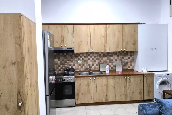 Shtepi me qera Apartament ne Tirane, 1+1, Mobilimi E mobiluar, Pagesa 400  Euro.