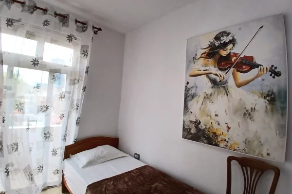 Shtepi me qera Apartament ne Tirane, 2+1, Mobilimi E mobiluar, Pagesa 65,000  Leke.