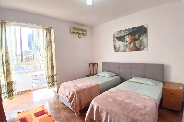Shtepi me qera Apartament ne Tirane, 2+1, Mobilimi E mobiluar, Pagesa 65,000  Leke.