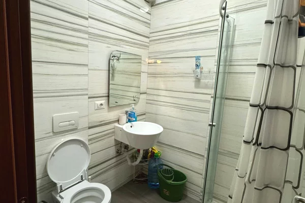 Shtepi me qera Apartament ne Tirane, 2+1, Mobilimi E mobiluar, Pagesa 80,000  Leke.