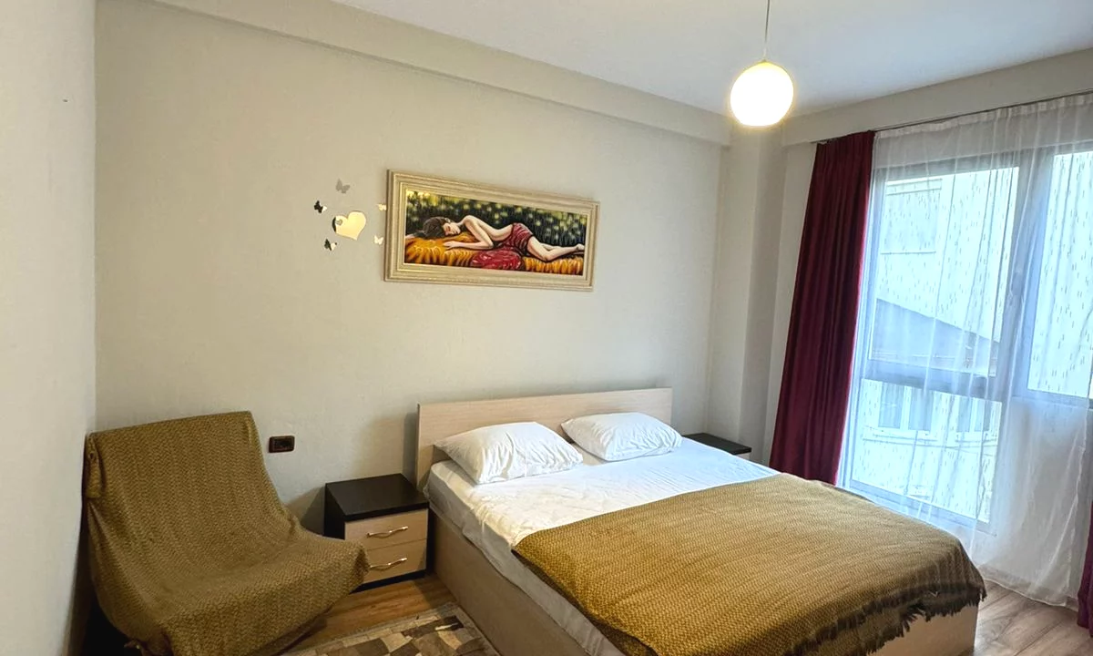 Shtepi me qera Apartament ne Tirane, 2+1, Mobilimi E mobiluar, Pagesa 80,000  Leke.