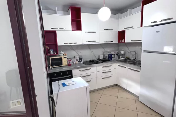 Shtepi me qera Apartament ne Tirane, 2+1, Mobilimi E mobiluar, Pagesa 700  Euro.