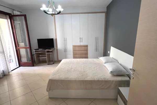 Shtepi me qera 2+1 ne Tirane - 700 Euro